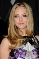 Amanda Seyfried H4SGwreo_t