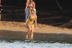 Katy Perry - In Swimsuit, Shooting Her New Music Video in Hawaii | 07/01/2019