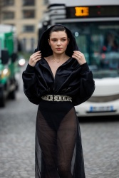 Clara Marz - Arriving at the Stéphane Rolland show during Paris Fashion Week, January 24, 2023