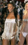 Naomi Campbell AoAUuMVK_t