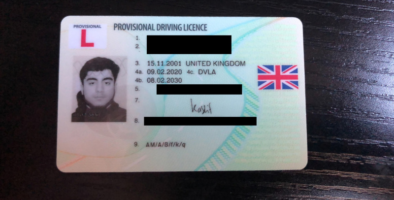 Британия.Права с двух сторон+паспорт на одного человека.