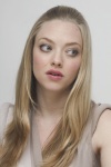 Amanda Seyfried - Page 3 AHJtDM6v_t