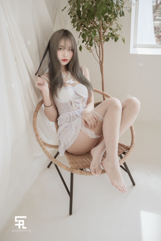 Korean Collection - SAINT Photolife - Yuna - Growing Up Vol.1