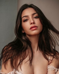 Celine Farach S2qHPU95_t