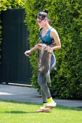 Sofia Boutella - Showcases her fit frame leaving a private pilates class in West Hollywood, May 14, 2021