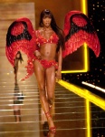 Naomi Campbell 75zHjPls_t