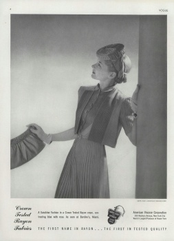 US Vogue January 1, 1940 : Helen Bennett by Horst P. Horst | the ...