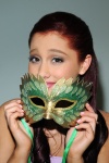 Ariana Grande 4S4UHPAN_t