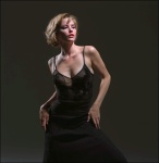 Sienna Guillory VOF1p83y_t