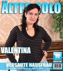 Mature - Valentina C. (36) - Frische &#196;ltere Hausfrau fummelt herum  Mature.nl