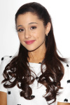 Ariana Grande DaVwVVec_t