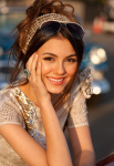 Victoria Justice O14JqHmN_t