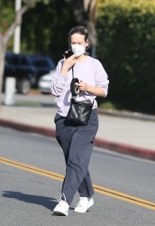 Sarah Paulson - Takes a break from filming 'American Horror Story' for a trip to Balayage by Nancy Braun salon in Beverly Hills, February 11, 2021