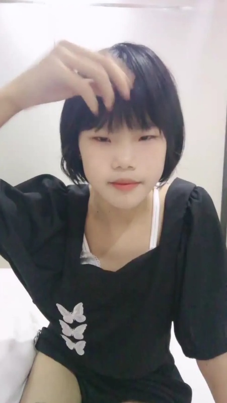 顏值一般但是是真騷啊這06年的小母狗也就剛成年吧四部合集-8642490 - 萝莉岛破处社区🔞
