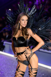 Alessandra Ambrosio - Page 9 Ofw3ZI5R_t