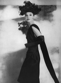 US Vogue April 15, 1960 : Dorothy McGowan by Joseph Leombruno & Jack ...