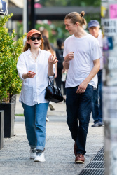 Sadie Sink - Out for a stroll with a male companion in New York, September 18, 2021