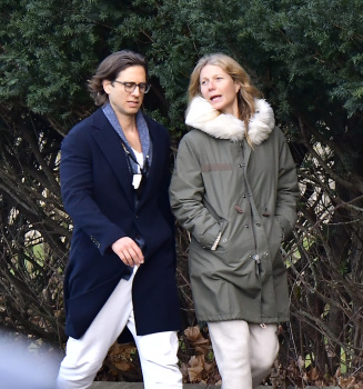 Gwyneth Paltrow - Spotted out with husband Brad Falchuk in the Hamptons, New York, November 29, 2020