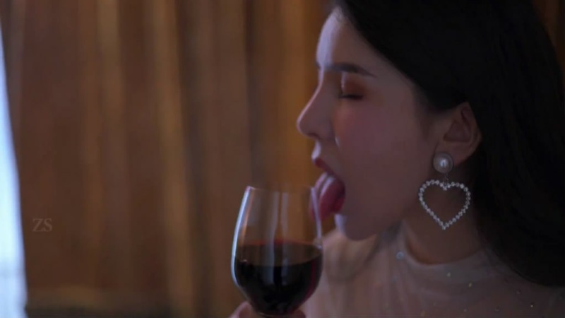 果哥出品女神李麗莎 – 性感誘惑的品酒師 - 萝莉岛破处社区🔞