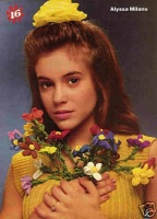 Alyssa Milano - Page 2 PGXc7p9U_t