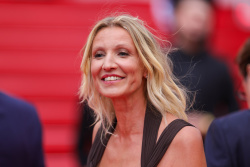 Alexandra Lamy - Opening ceremony red carpet at the 77th annual Cannes Film Festival 05/14/2024