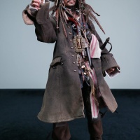 Jack Sparrow 1/6 - Pirates of the Caribbean : Dead Men Tell No Tales (Hot Toys) UEISmhXr_t