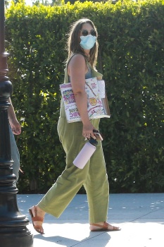 Leighton Meester - Goes shopping in Santa Monica, September 29, 2020