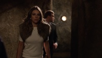 Elizabeth Hurley - The Royals S01E08: The Great Man Down 2015, 76x