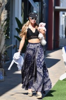 Paris Hilton - goes shopping with her pooch in Malibu, California | 07/06/2020