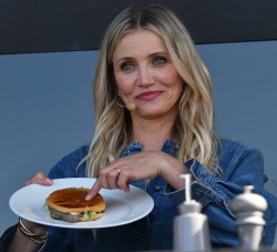 Cameron Diaz - Makes an appearance on the Williams and Sonoma Culinary Stage on Day 1 of the 2024 Bottlerock Music Festival in Napa, Ca 05/24/2024