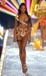 Naomi Campbell LbQzWJJT_t