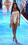 Naomi Campbell 0WuFL4Ob_t