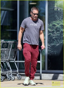 2022/08/17 - David out and about in Los Angeles LrnSUZDk_t