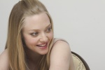 Amanda Seyfried - Page 3 QsmmenU2_t