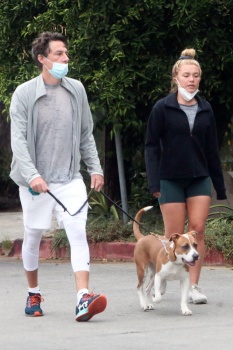 Florence Pugh - Take an early walk with her boyfriend Zach Braff and their dogs around their neighborhood in Los Angeles, October 23, 2020