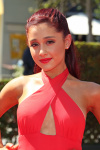 Ariana Grande Hs4iVq40_t