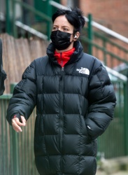 Lily Allen - Grabs a 'pick me up' as motivation for her early morning gym session in London, March 13, 2021