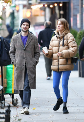Maya Hawke - Enjoys a romantic stroll with boyfriend Tom Sturridge in New York, December 6, 2021