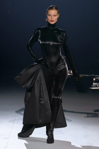 Eva Herzigova - Thierry Mugler Fall Winter 2023-24 Ready to wear show 01/27/2023