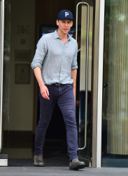 Tom Hiddleston - Is seen leaving his Manchester hotel as he leaves town after playing Soccer Aid 2023, June 12, 2023
