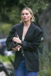 Margot Robbie - Heading to a friend's house in Santa Monica January 17, 2024