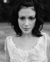 Alyssa Milano 6hPdmHrq_t