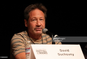 2022/04/23 - David attends the Los Angeles Times Festival of Books MkPya5s7_t
