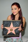 Ariana Grande Q7j0q4xl_t