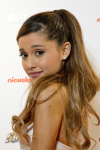 Ariana Grande EDYAcmKd_t