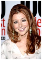 Alyson Hannigan AX5QiKXU_t