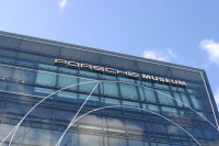 Porsche Museum  IiaPRLS7_t
