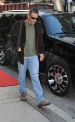 Aaron Eckhart - Leaving his hotel in Toronto - September 12, 2010