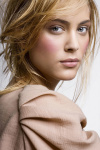 Nora Arnezeder TkTPHcct_t