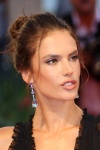 Alessandra Ambrosio - Page 8 MrlDGus3_t